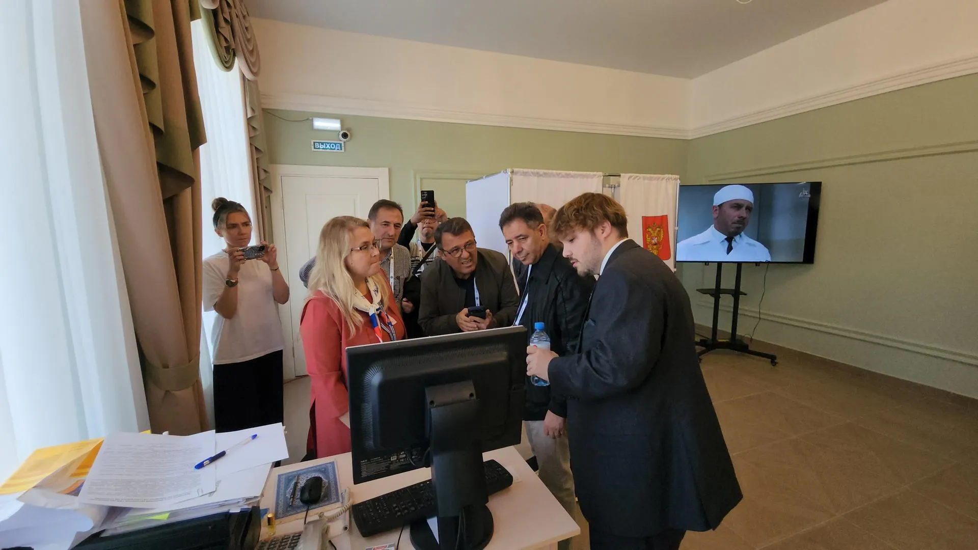 Избирательные участки Зарайска посетила делегация международных наблюдателей