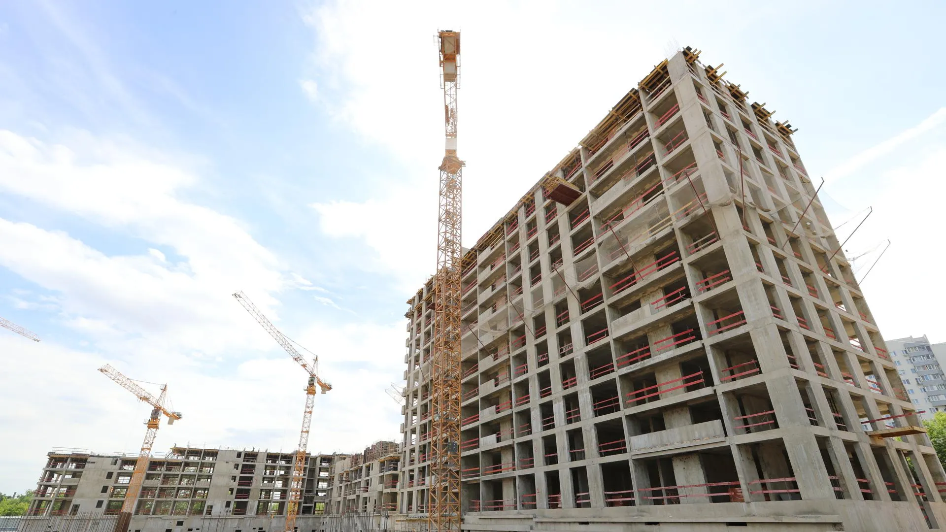 Более 75% обманутых дольщиков в Москве приобретали жилье в пяти жилых комплексах