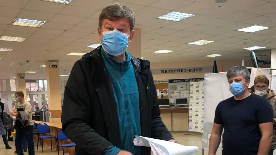 Комментатор Губерниев рассказал о неожиданной встрече на избирательном участке в Химках