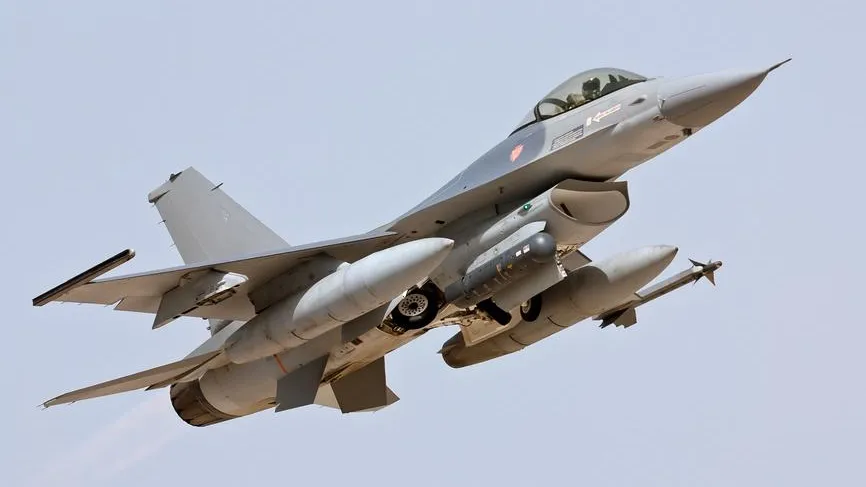 F-16 сбил украинский Су-27, перепутав его с «Геранью»