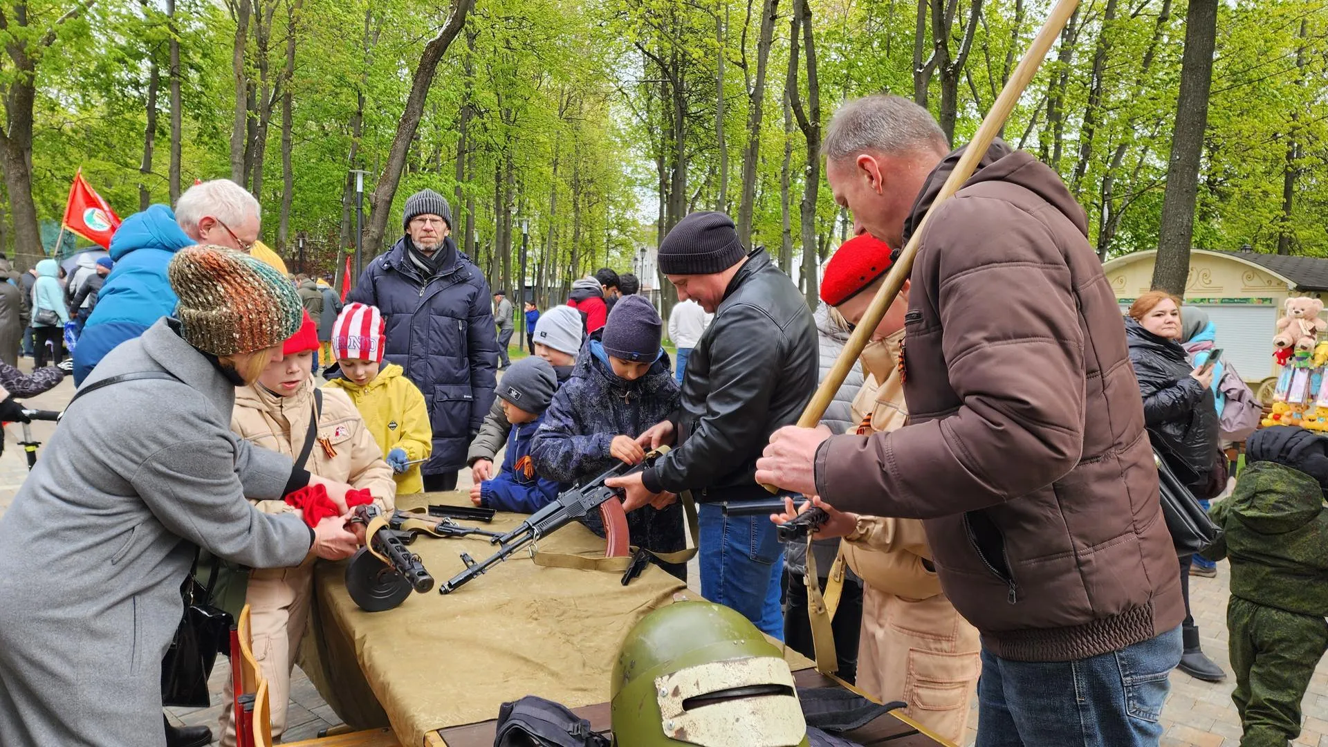 В День Победы в парке имени Талалихина Подольска показали оружие времен ВОВ