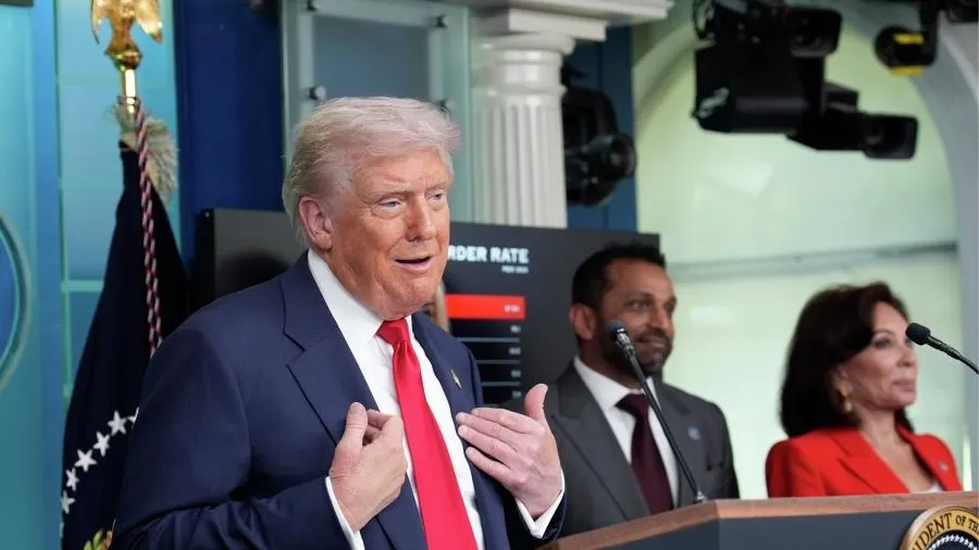 Трамп не планирует снова переносить визит в Китай