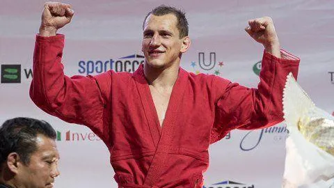 Зарядка с шестикратным чемпионом мира по боевому самбо пройдет в Люберцах