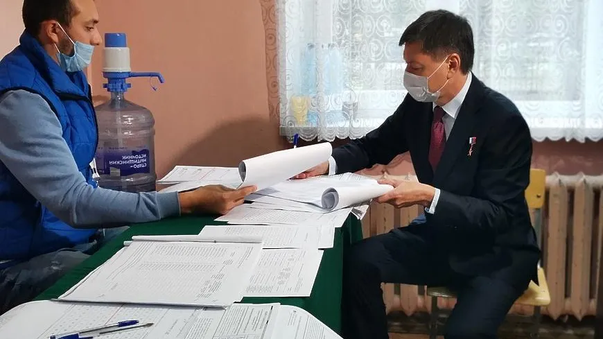 Летчик‑космонавт Олег Кононенко проголосовал на выборах в Королеве