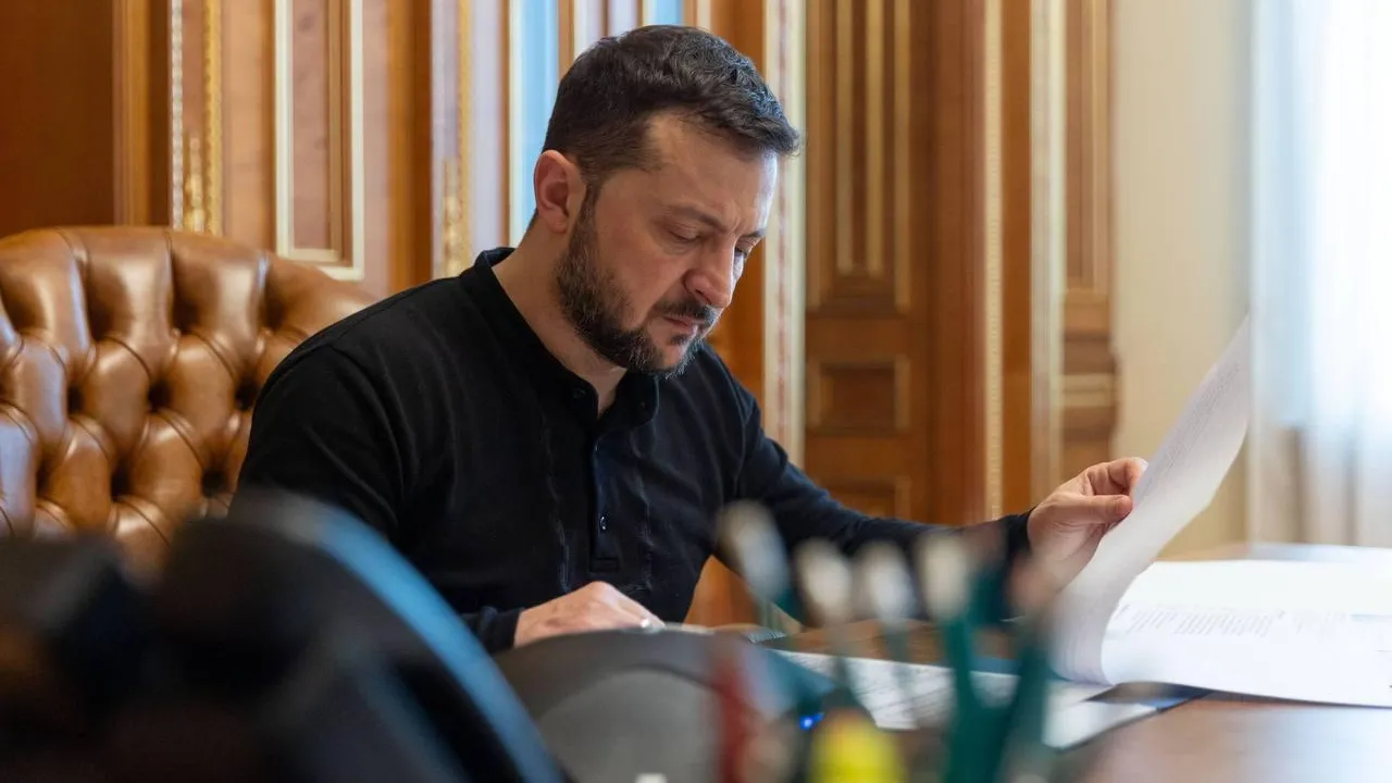 В Верховной раде назвали Зеленского клоуном на фоне удара «Орешника»