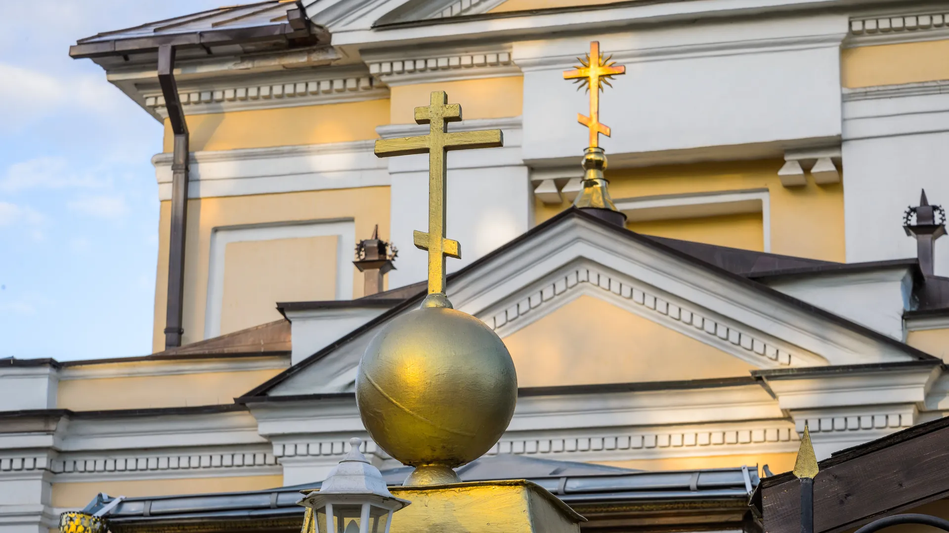 Разведчики в рясах: православную церковь в Вестеросе обвинили в шпионаже на РФ