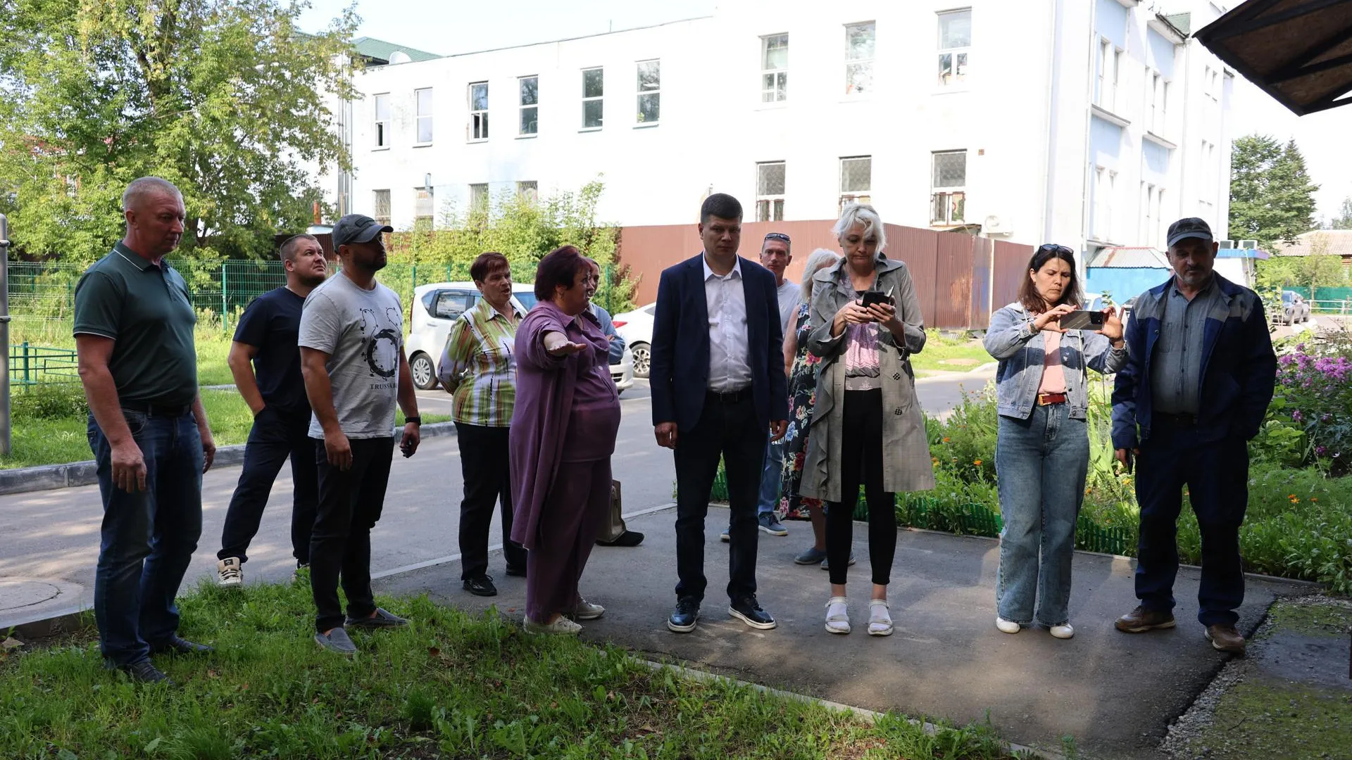 В Павловском Посаде проходят встречи с жителями по вопросам ремонта фонда МКД