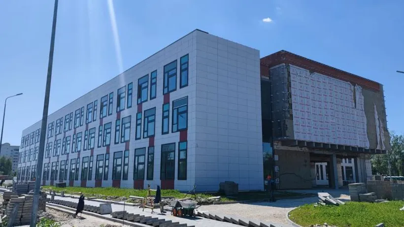 Начальная школа на Первомайской улице в Луховицах готова на 75%