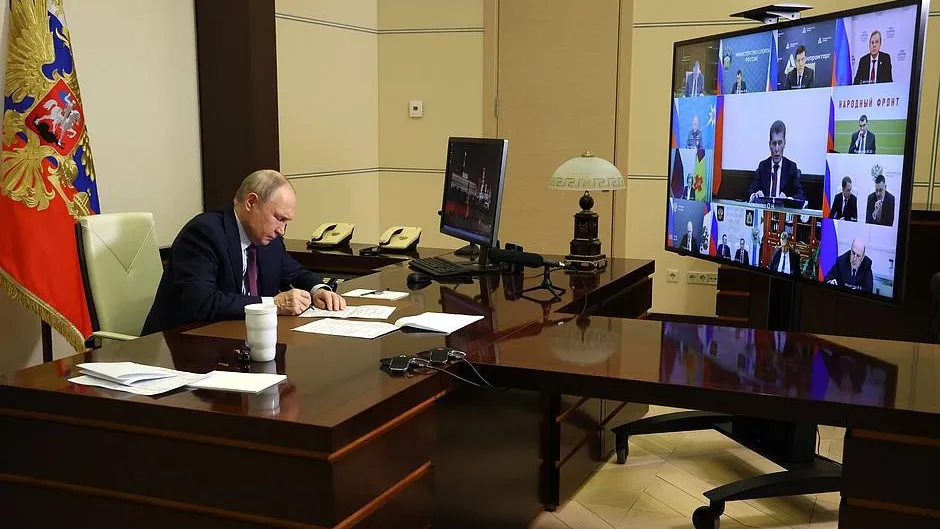 «Две пятерочки — очень хорошая цифра!»: Путин поздравил губернатора Воробьева