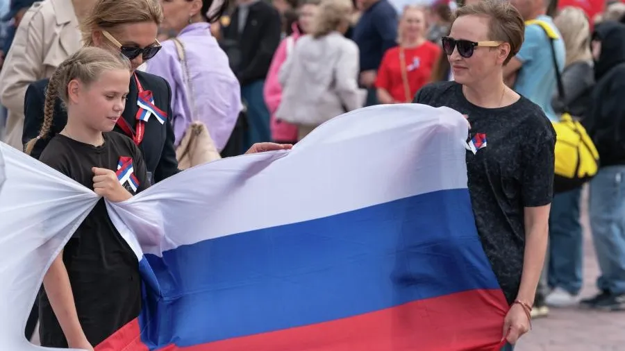 Власти Москвы поздравили горожан с Днем Государственного флага РФ