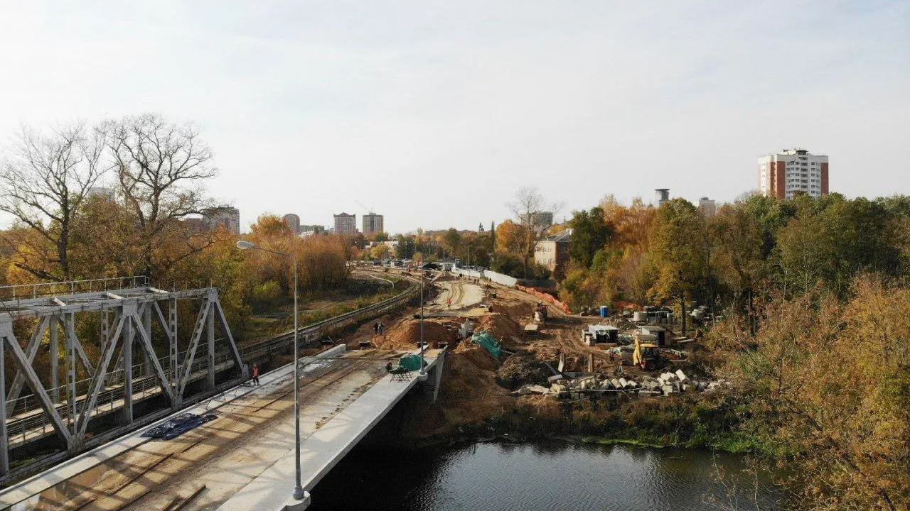 Движение по новому мосту через реку Клязьму в Щелкове хотят запустить в ноябре