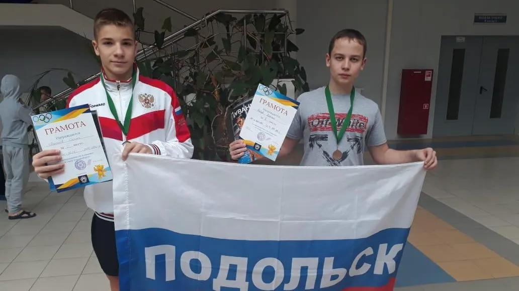 Подольские спортсмены стали победителями и призерами турнира по плаванию в Обнинске