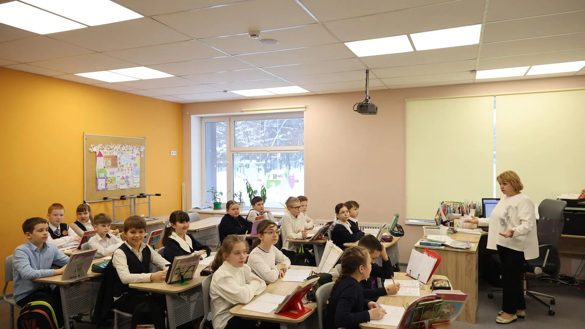 Три учителя из Балашихи получили социальную ипотеку в 2025 году