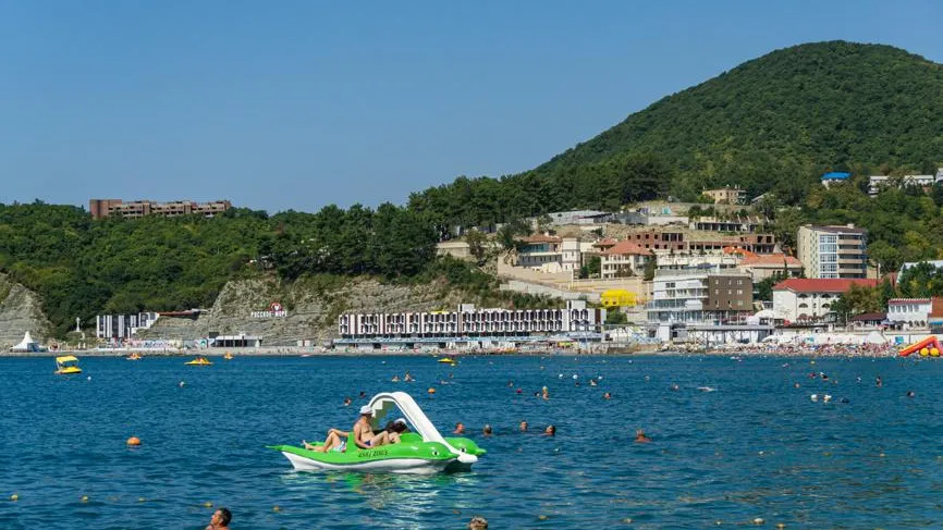 1,5 часа в открытом море: подростков на сапах унесло от берега в Туапсе
