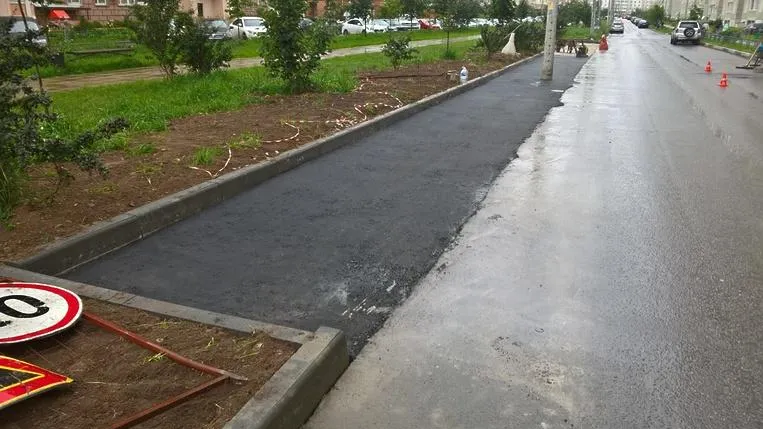 Новые парковочные места и пешеходные дорожки сделали в микрорайоне Кузнечики Подольска