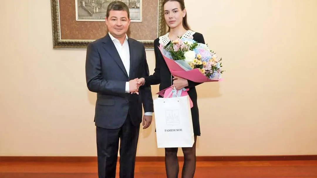 Глава Раменского поздравил вторую вице-мисс Московской области с заслуженной победой