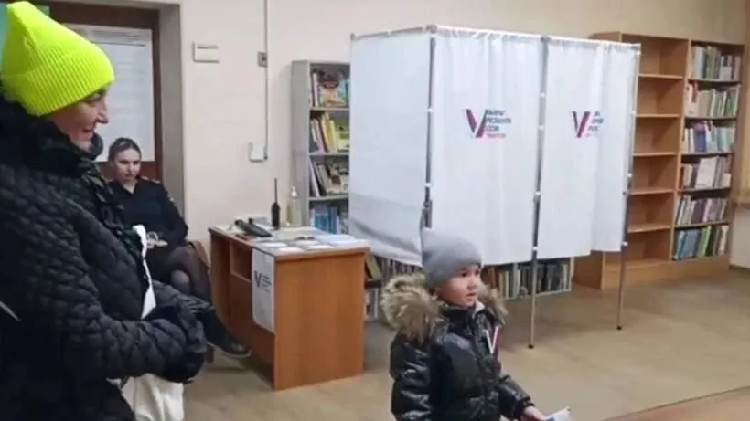 Родители приходят голосовать в Подмосковье вместе с детьми