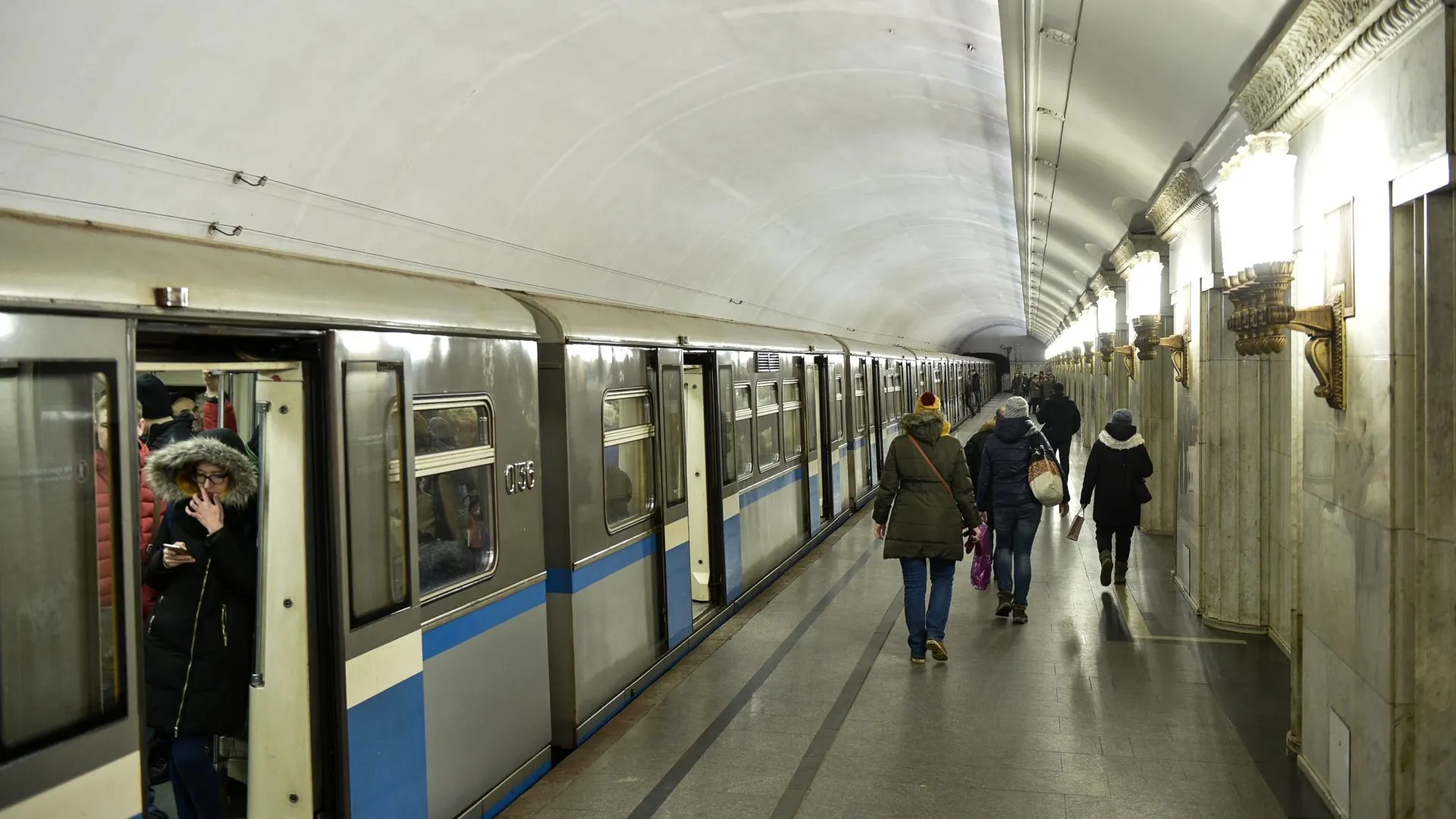 Станцию «Смоленская» на «синей» ветке метро закроют до июня 2021 года