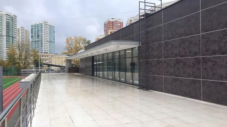 Реконструкцию стадиона и площади у ДК в Красногорске завершат в ноябре