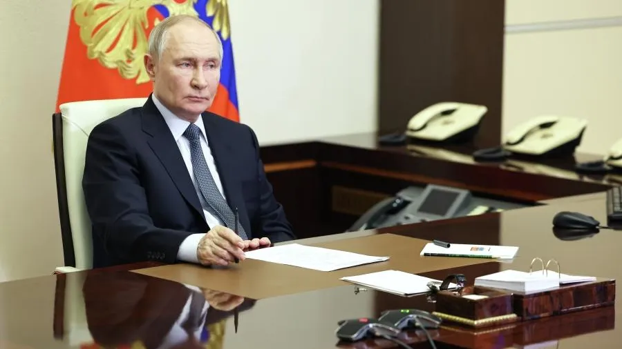 Путин ждет активной работы комиссии по ликвидации разлива мазута в Черном море