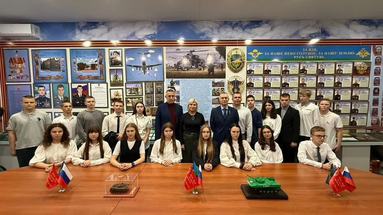 Школьники Орехово-Зуева встретились с Героем России Максимом Шоломовым