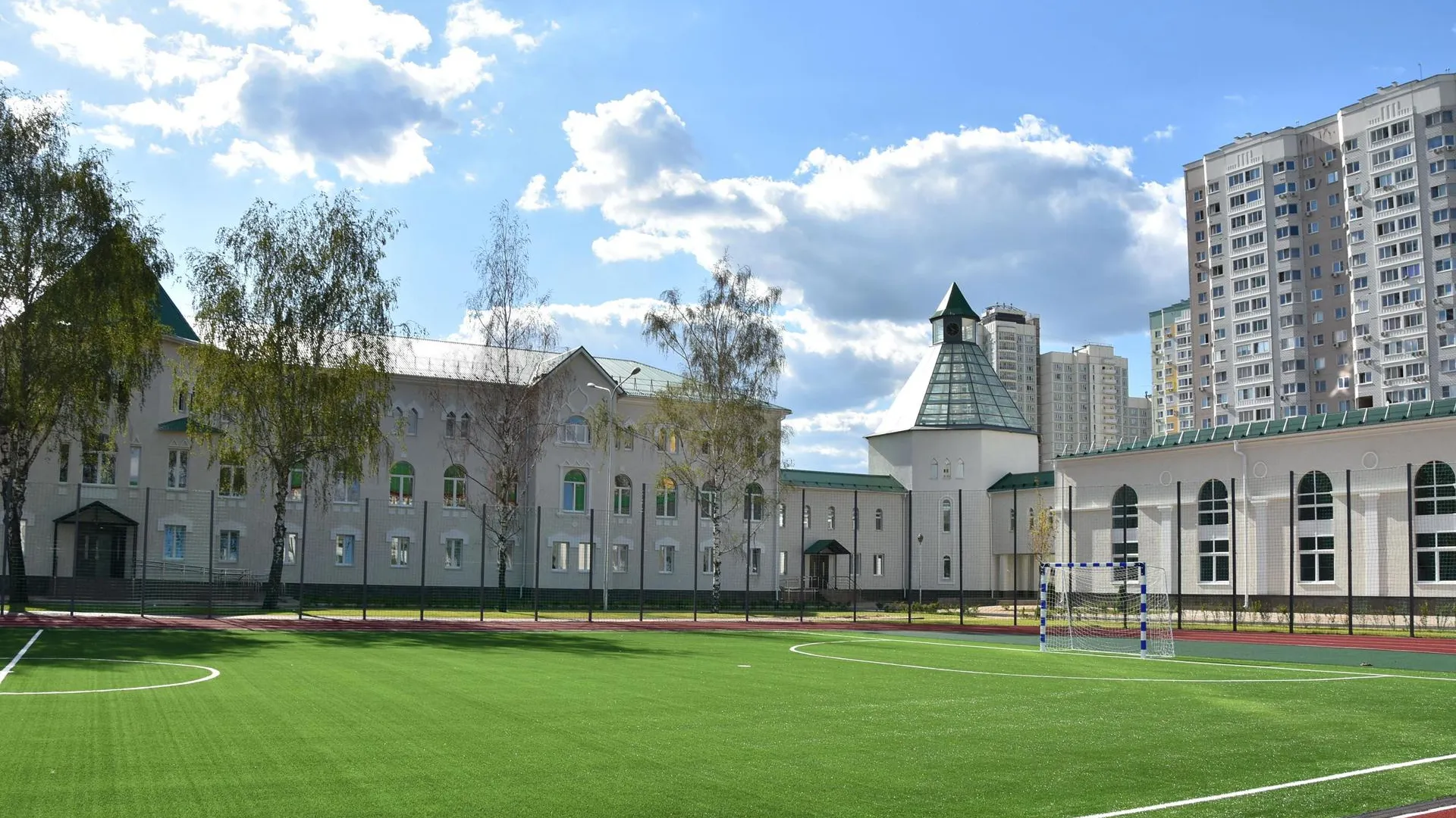 Восемь школ Подмосковья вошли в топ‑100 школ РФ