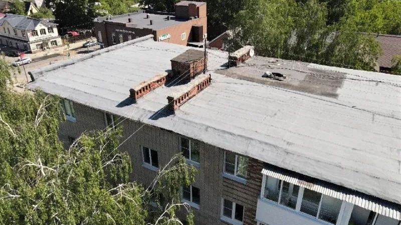 Крышу в доме в Павловском Посаде починили по поручению Госжилинспекции Подмосковья