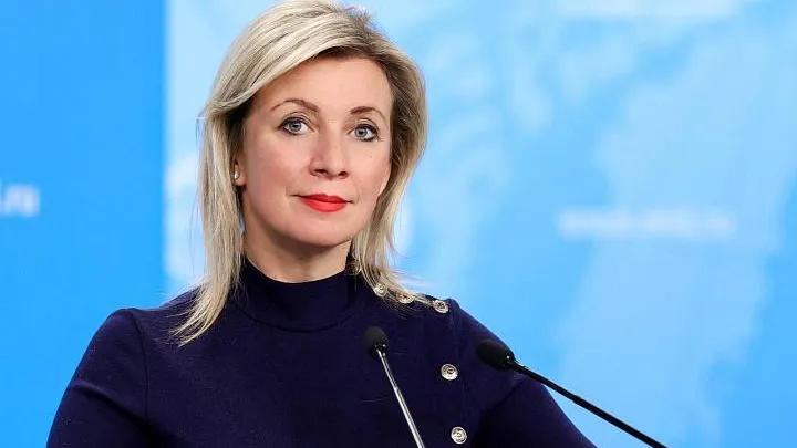 Захарова вспомнила анекдот про моль после слов Зеленского о Путине