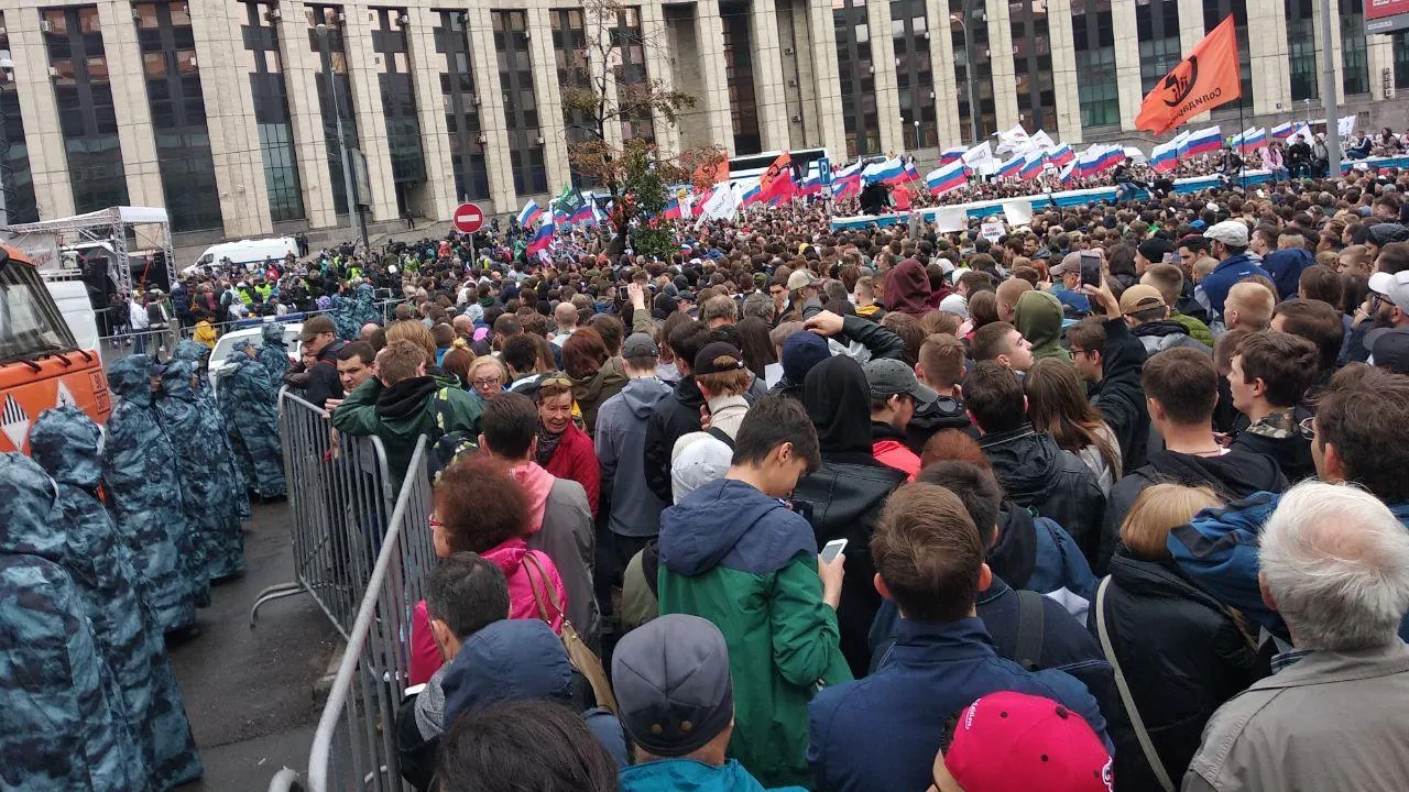 Путин подписал закон, ужесточающий требования к работе журналистов на митингах