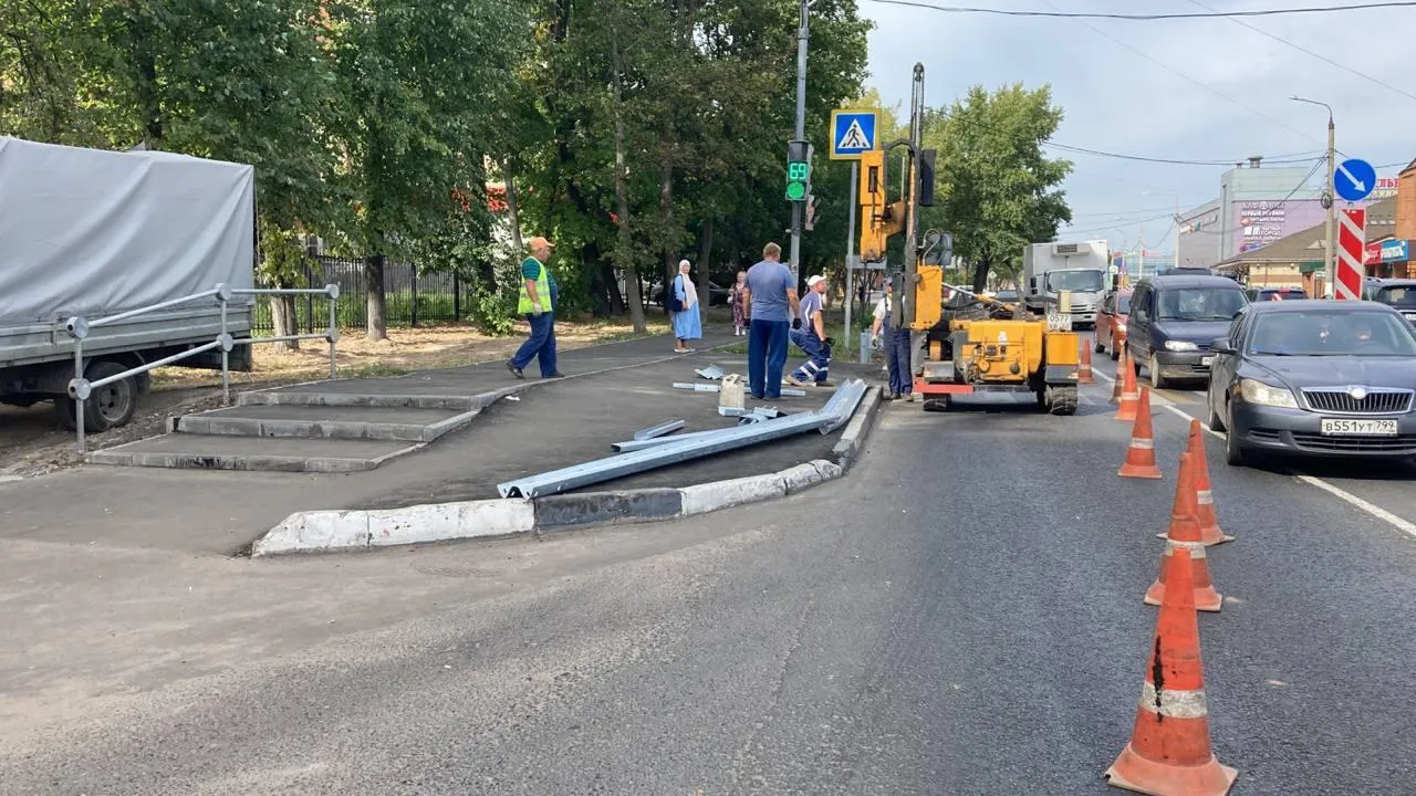 Ограждения отремонтировали на дорогах в девяти округах Подмосковья