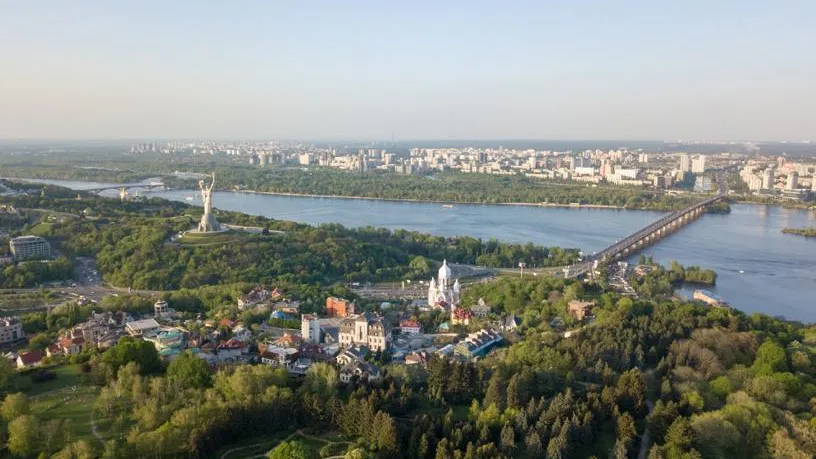 Вторая волна: в Киеве и центральных регионах Украины «взвыла» воздушная тревога