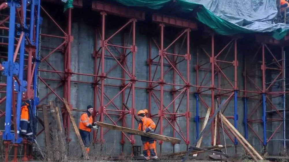 На путепроводе в Красногорске возобновили строительные работы