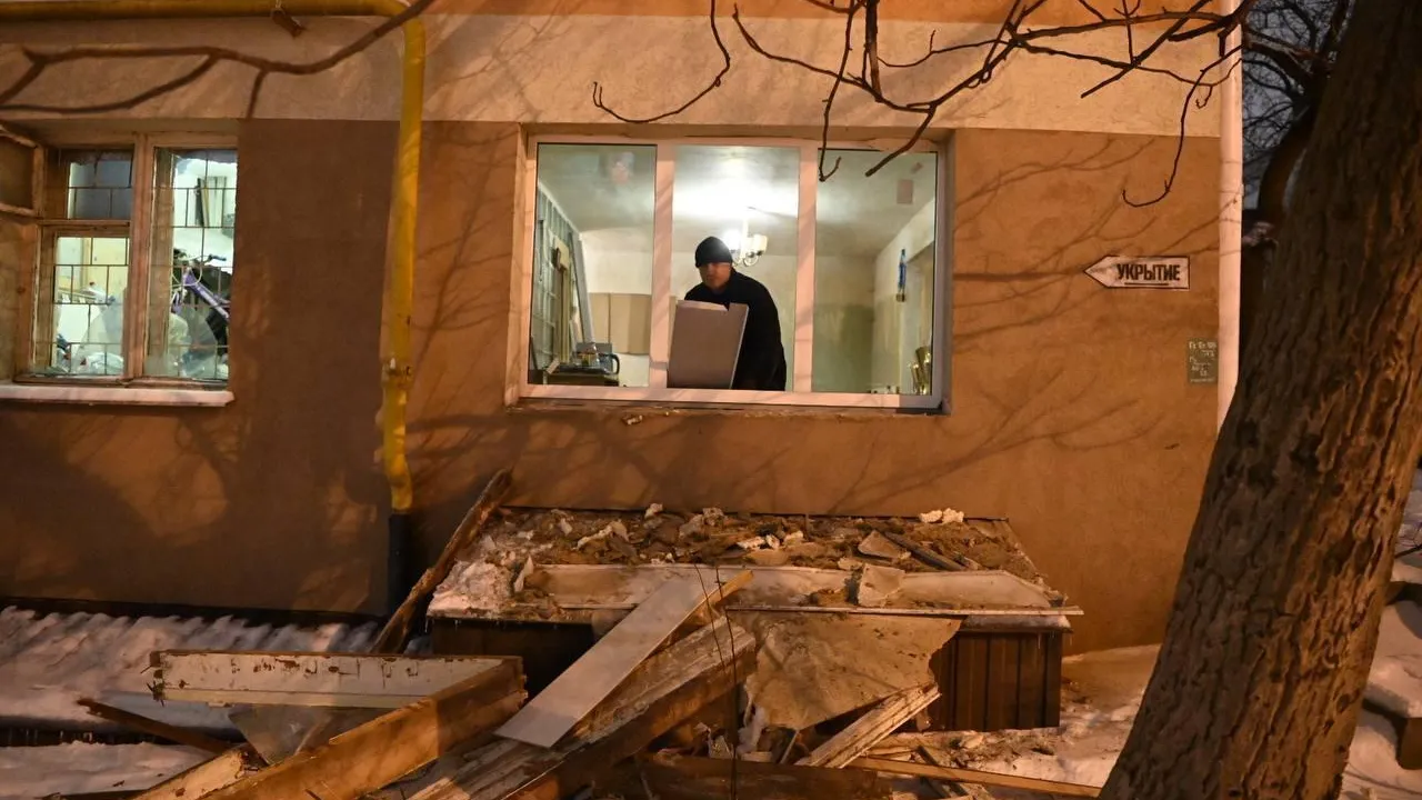 Гладков: в Белгороде застеклили 1300 кв м оконных конструкций