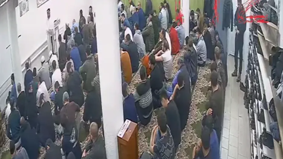 Опубликовано видео из мечети в Дзержинском, где мужчина пытался взорвать гранату