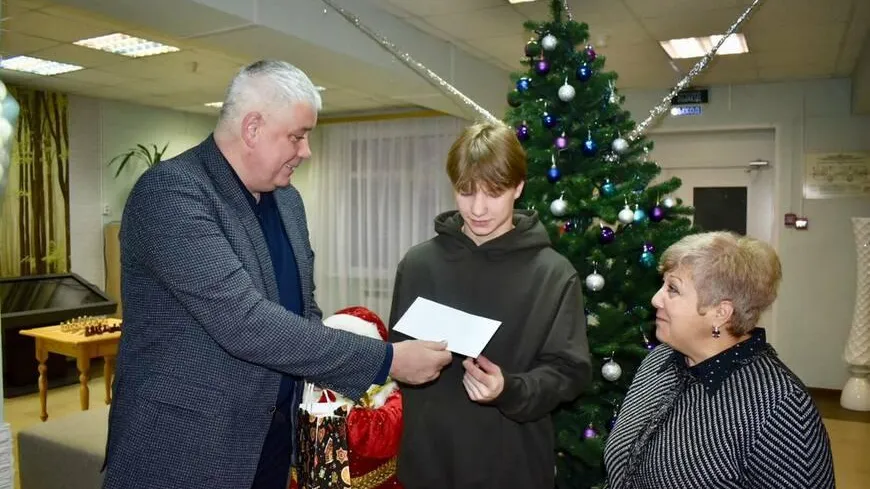 Депутат исполнил мечту воспитанника семейного центра Балашихи о полете в аэротрубе