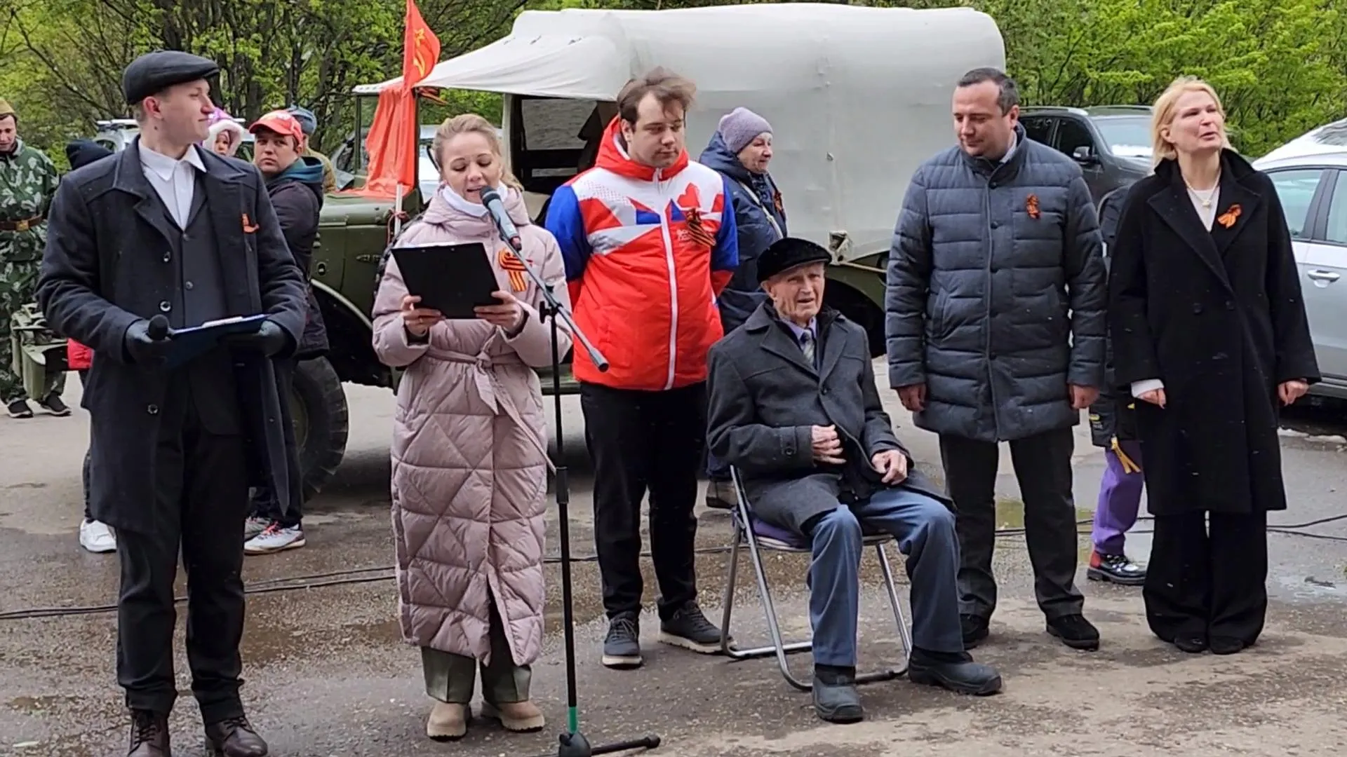 99-летнего участника ВОВ Юрия Лесняка из Королева поздравили с Днем Победы