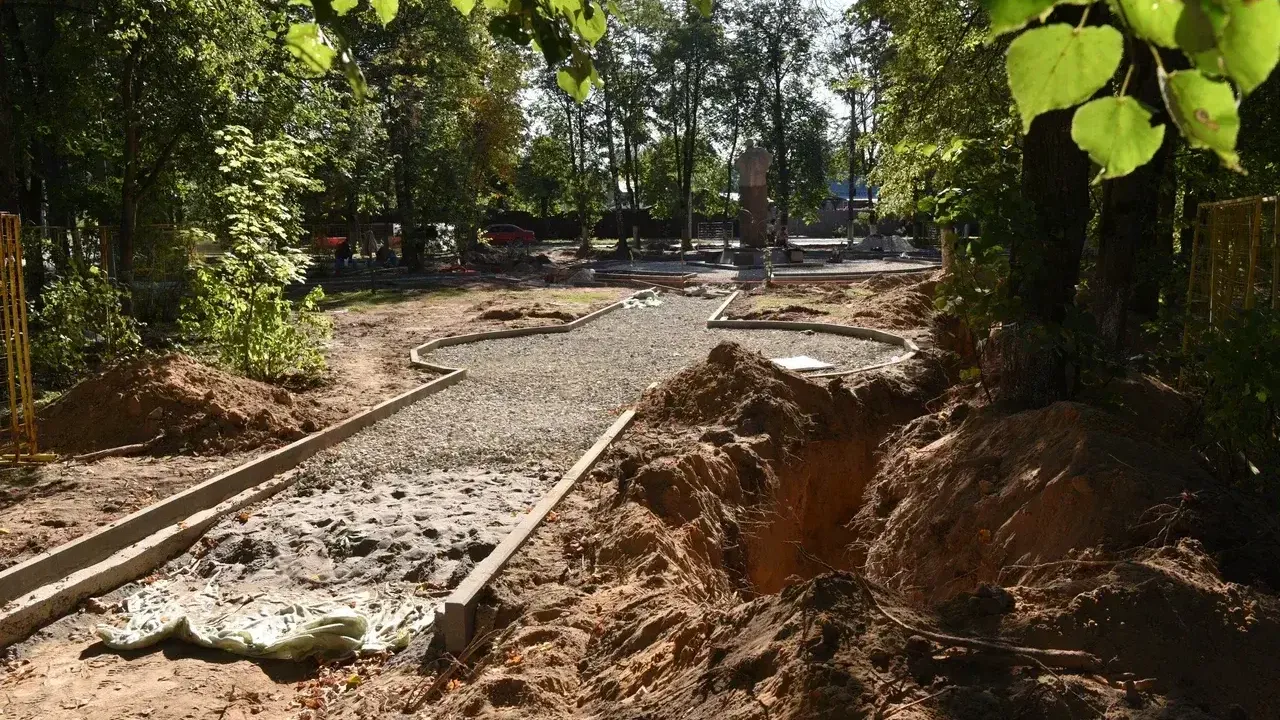 Сквер в Клубном переулке благоустраивают в Балашихе