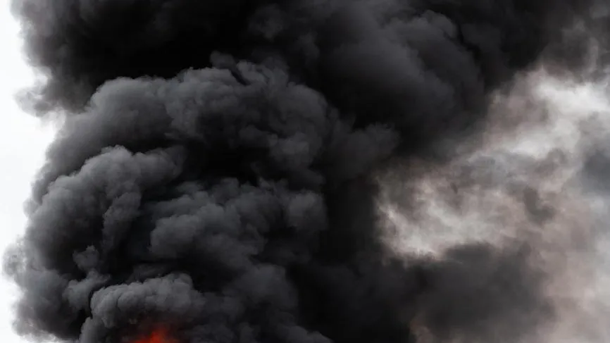 На Кубани после атаки БПЛА ВСУ начался пожар в резервуаре с нефтепродуктами