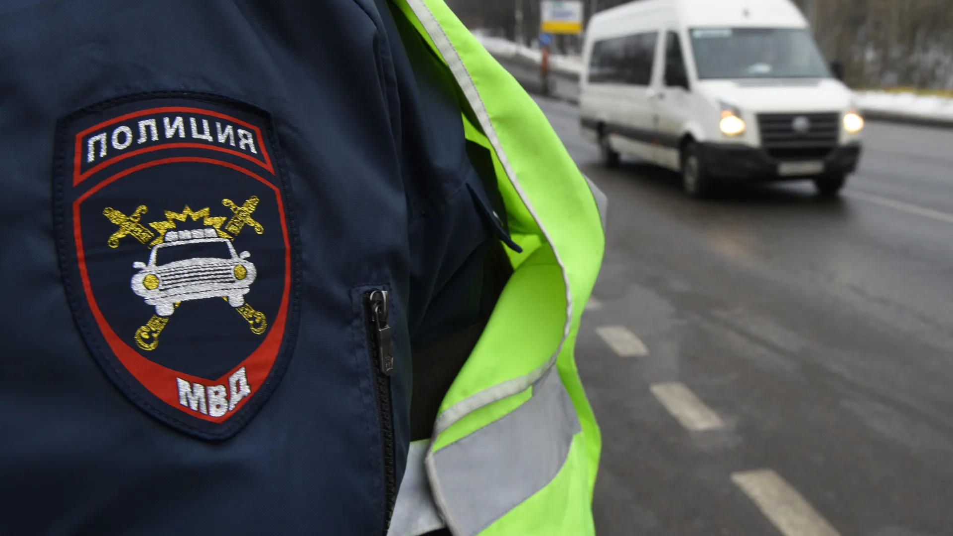 В Дагестане экс-инспектор ГИБДД почти год не ходил на работу и получал зарплату