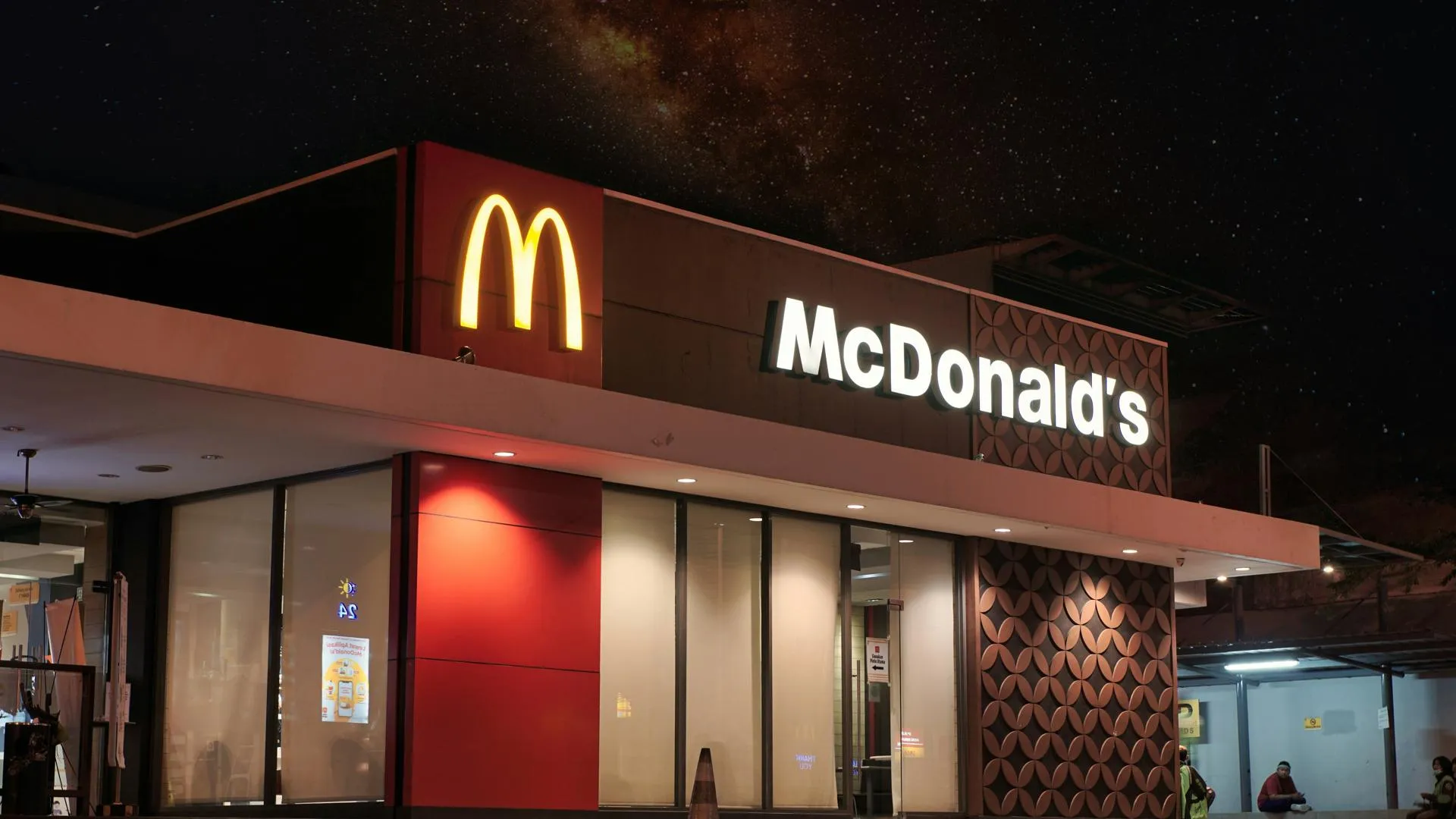 В США произошла вспышка отравлений после приема пищи в McDonald’s