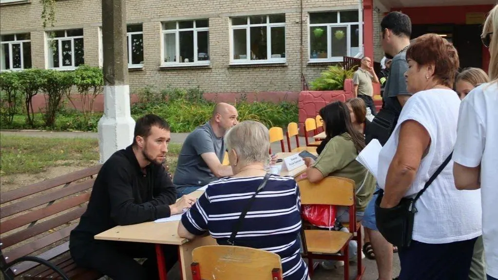 В Дзержинском прошла встреча с жителями округа