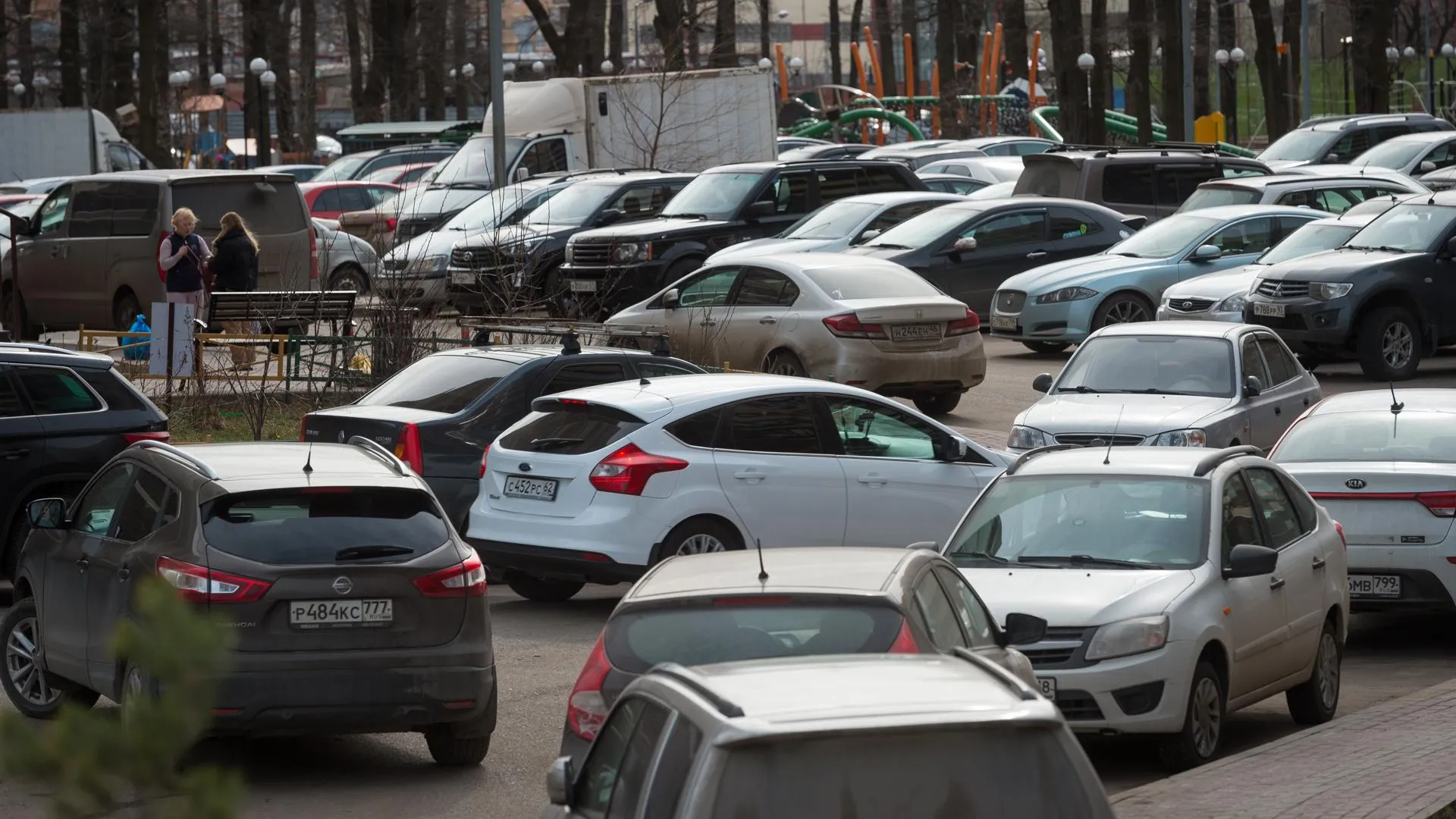 Более 50 автомобилей переместили из‑за препятствования вывозу отходов в Подмосковье