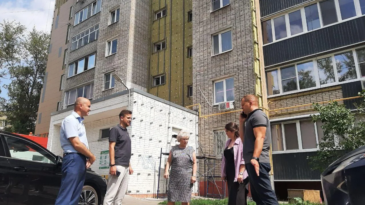 Депутат Мособлдумы Антонова проинспектировала ход капремонта домов в Люберцах