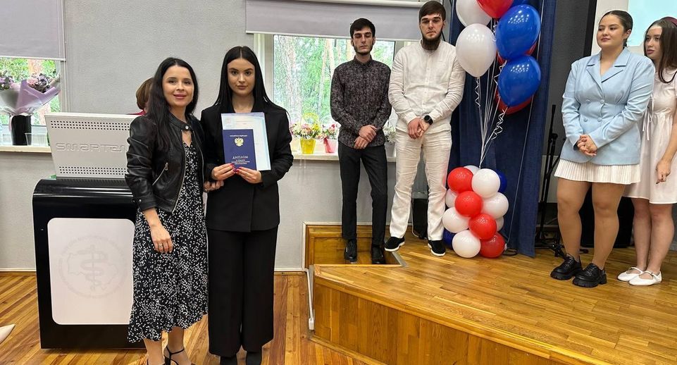 Выпускники Раменского филиала областного медколледжа получили дипломы