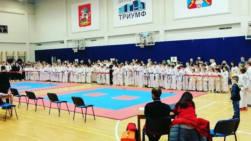 Почти 100 медалей выиграли тхэквондисты Люберец на соревнованиях «Защитник Отечества»