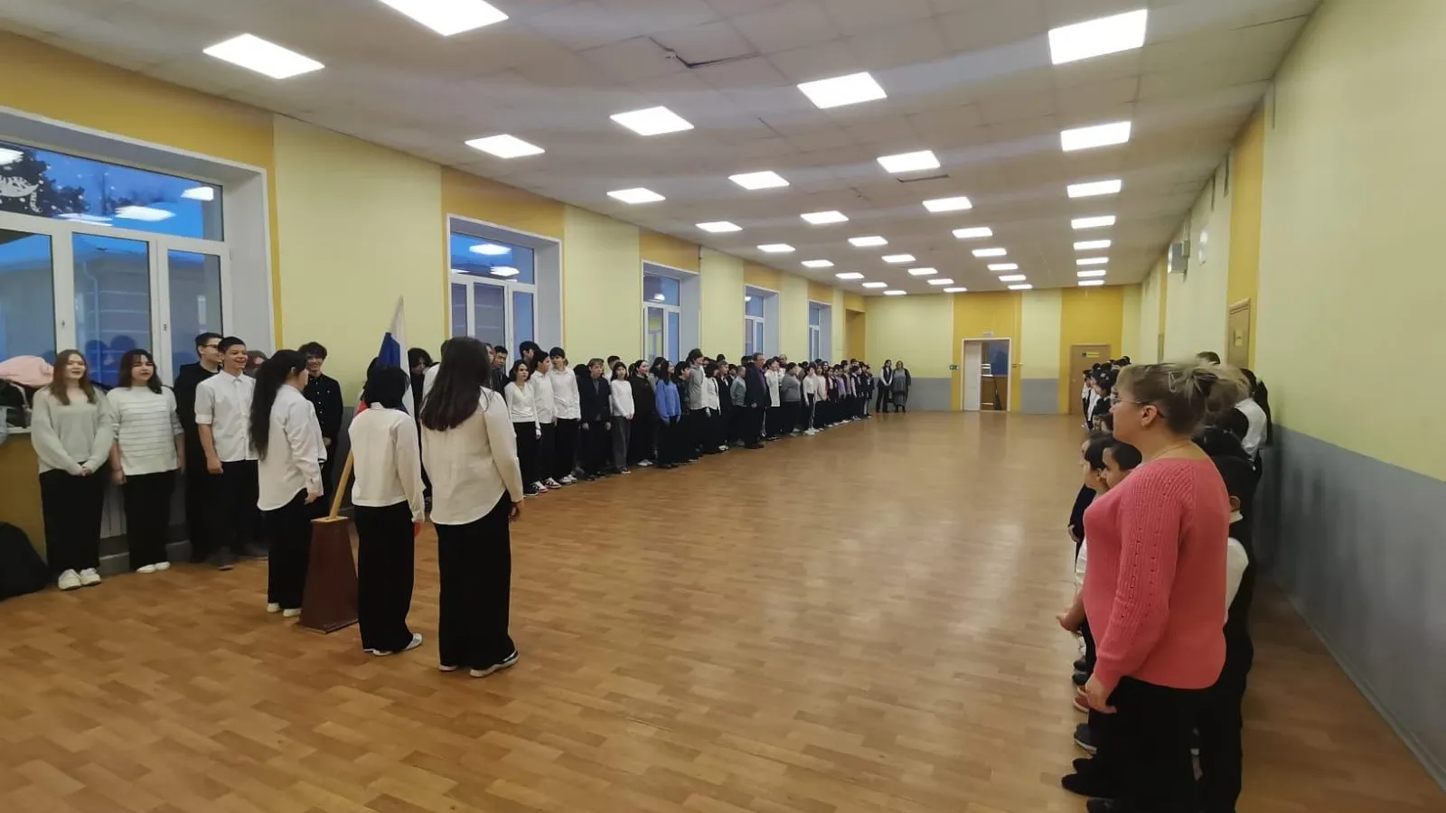 В школе округа Щелково прошли внеурочные занятия в рамках «Разговоров о важном»