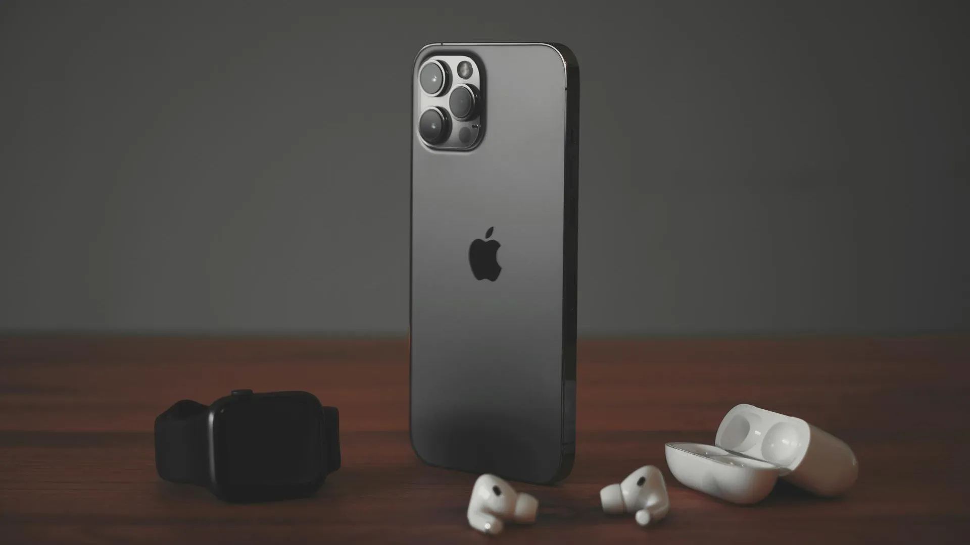 Депутат призвал россиян отказаться от iPhone