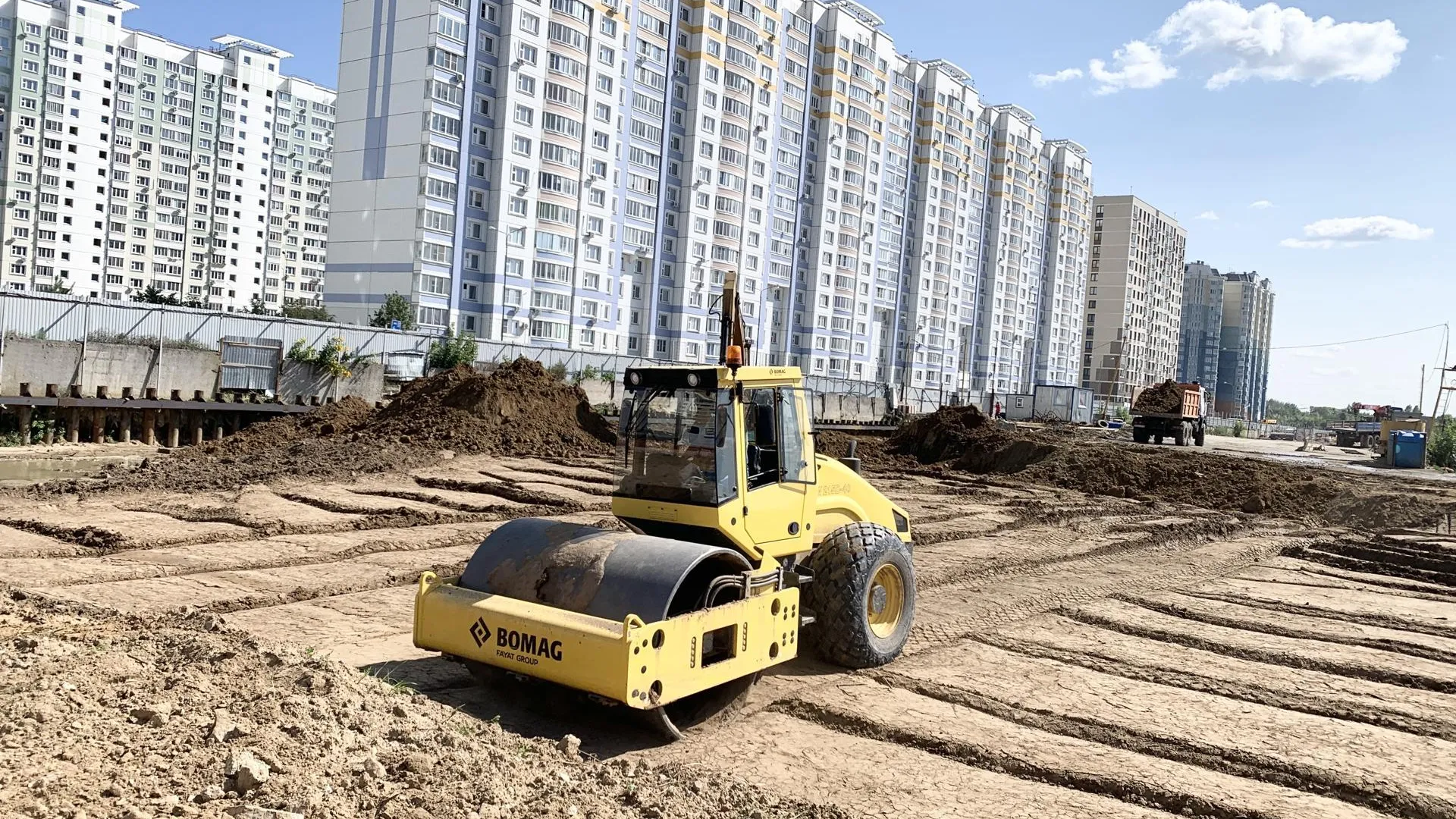 Фундамент будущей многопрофильной клиники начали возводить в Балашихе