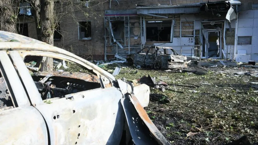 ВСУ ударили ракетой по жилому дому в Каховке Херсонской области
