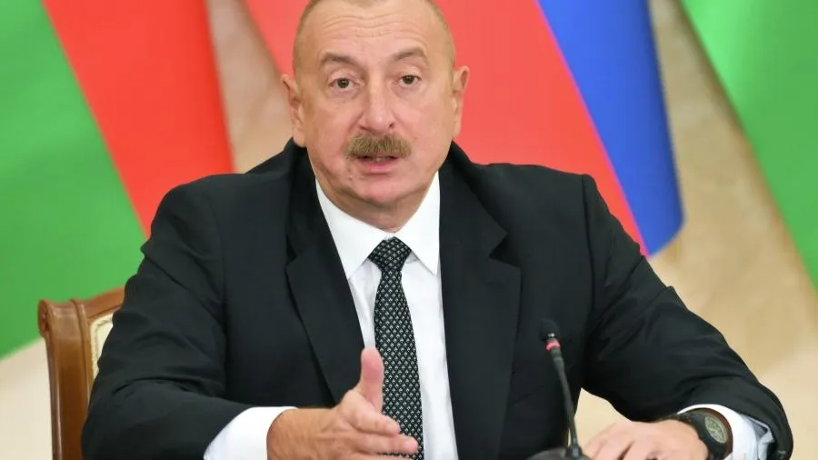 Алиев присвоил звания национальных героев погибшим членам экипажа AZAL